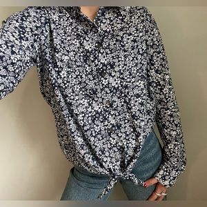 Equipment Femme navy button up floral blouse size medium